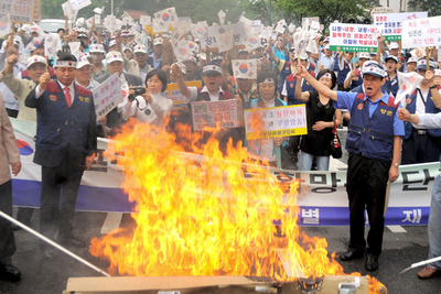 日本政府、竹島問題で韓国に冷静な対応を求める
