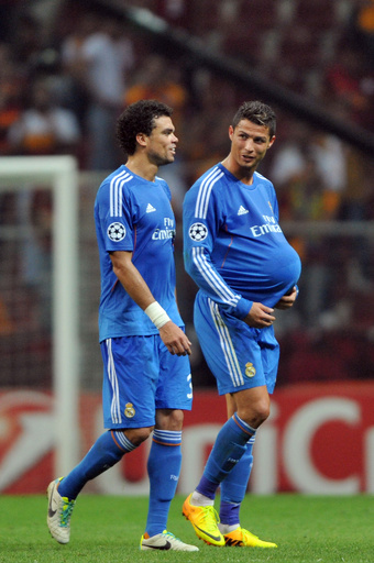 レアルが敵地で大勝、ロナウドがハットトリック 欧州CL