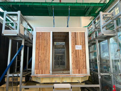 【産学連携研究】南海トラフ等巨大地震に備える「開放型アルミ耐震シェルター」の耐震性を実証！ 能登半島・熊本・阪神・東日本級の巨大地震に対応 。〜株式会社堤サッシュ工業が開発〜