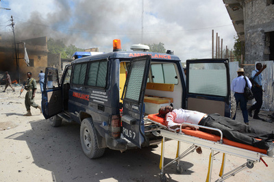 ソマリアでカタール代表団狙った自爆攻撃、11人死亡