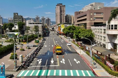 感染者急増で閑散とした街並み 台湾