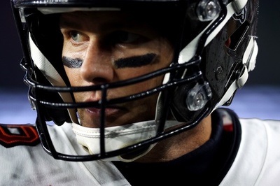 ブレイディ、古巣への凱旋試合に勝利 パスでも歴代1位に