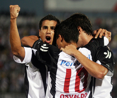 ＜サッカー 07リベルタドーレス杯南米選手権＞リベルタ エル・ナシオナルを破りグループ3勝目 - パラグアイ