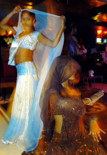 ムンバイのダンスバーが営業再開へ、インド最高裁が判決