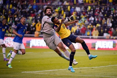 ブラジルはドロー、GKの退場が2度取り消される一幕も W杯予選