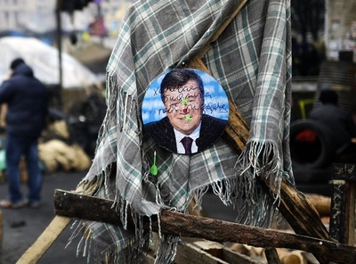 「ウクライナは東西対決の場ではない」、米英外相