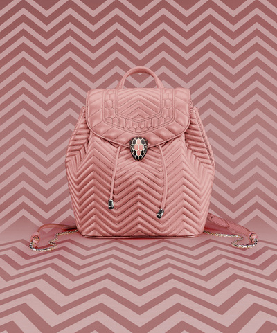 魅惑的な蛇のインスピレーション、「ブルガリ」新作バックパック