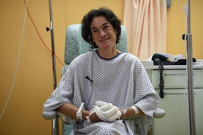 パキスタンの「人食い山」から救出、女性登山家がフランスに帰国