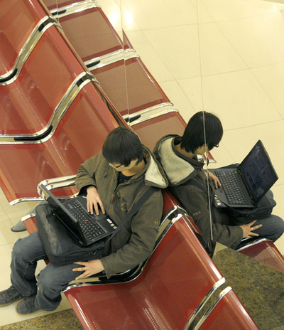 米グーグル、中国オフィス従業員を調査 WSJ