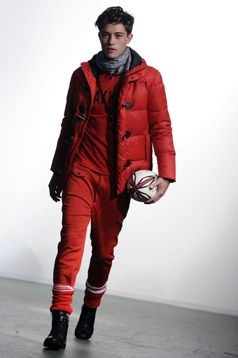 ＜11/12年秋冬ミラノ・メンズコレクション＞モスキーノ