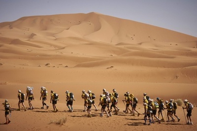 サハラ砂漠250キロ走破に挑むランナーたち モロッコ