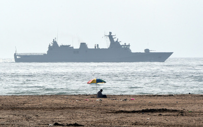 モロッコ海軍、地中海を横断中の移民242人を救助
