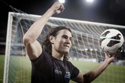 ナポリ、カヴァーニのハットトリックでインテル下す