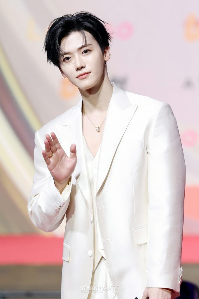 (c)STARNEWS