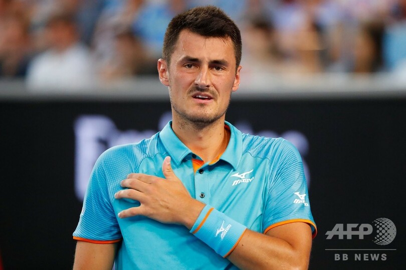 「どっか行け」「誰も好きじゃない」 トミックが先輩ヒューイット氏に猛攻撃