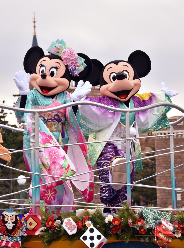 ミッキーとミニーがお正月パレード 東京ディズニーランド 写真6枚 国際ニュース Afpbb News