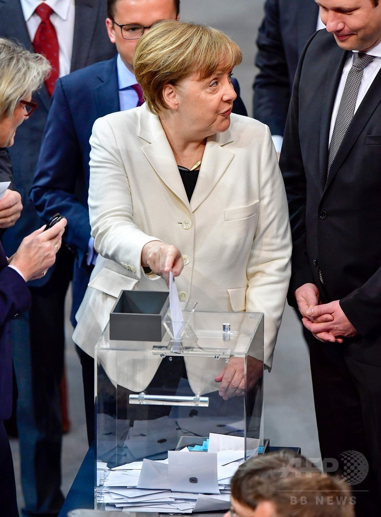 メルケル氏を首相に選出、第4期政権発足 ドイツ連邦議会
