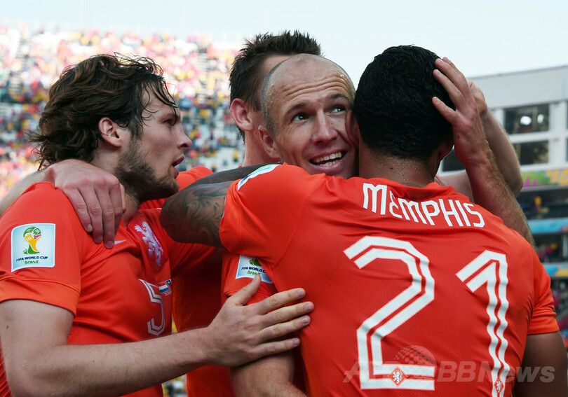 オランダ、チリ下してグループ首位通過決める