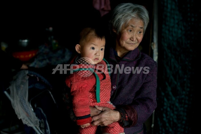 親元訪問を「義務化」、中国で新法が施行