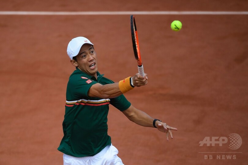 「雨に助けられた」錦織圭、2日がかりの激戦制し16強 全仏OP