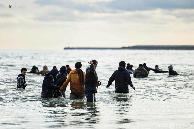英、亡命希望者をルワンダに初移送