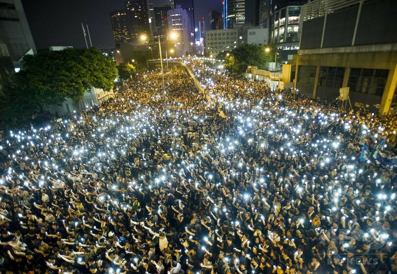 香港の民主派デモ、騒乱から一転し祝祭ムードに