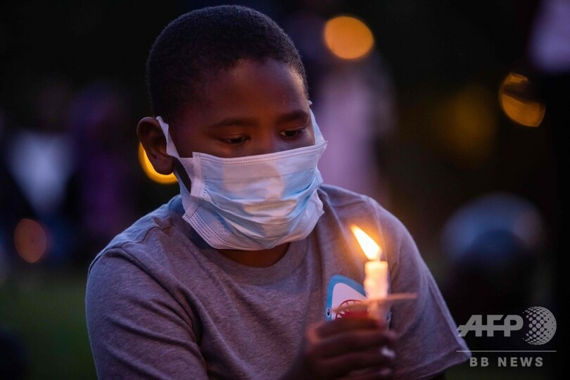 木からつり下がった黒人男性の遺体、徹底捜査へ 米