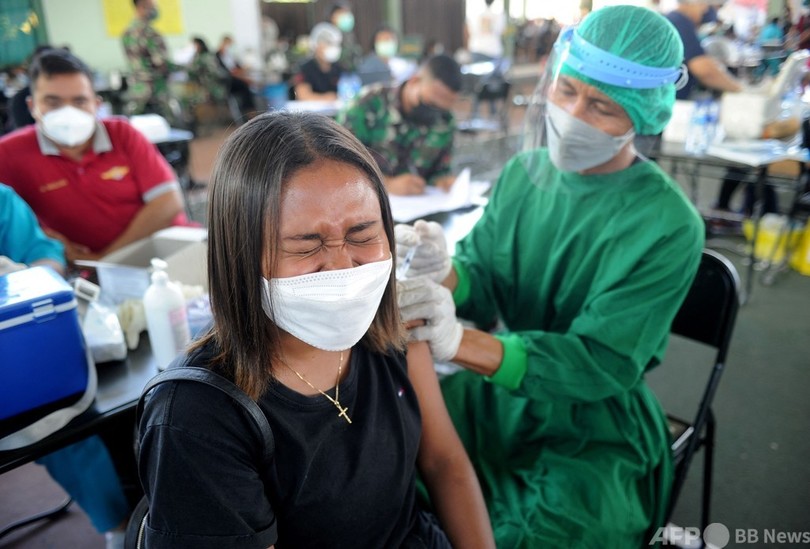 インドネシア、1日のコロナ死者最多に 酸素を緊急輸入