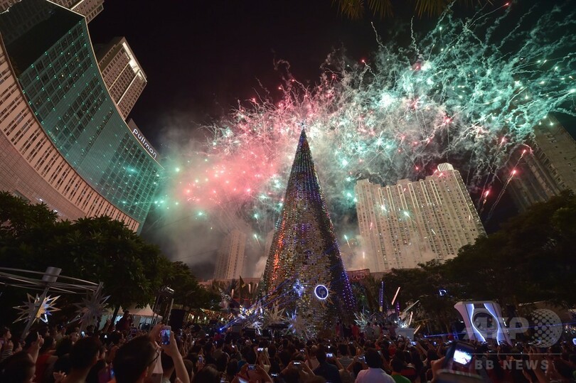 夜空にクリスマスの花火 インドネシア 写真9枚 国際ニュース Afpbb News