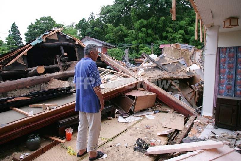 新潟県中越沖地震 7人死亡、692 人以上負傷 新潟県中越沖地震 7人死亡、692 人以上負傷