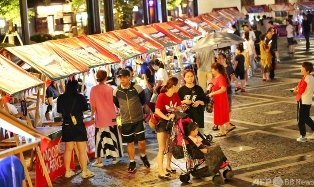 中国の中小都市で消費盛り上がる 若者は買い物や旅行 中国の中小都市で消費盛り上がる 若者は買い物や旅行