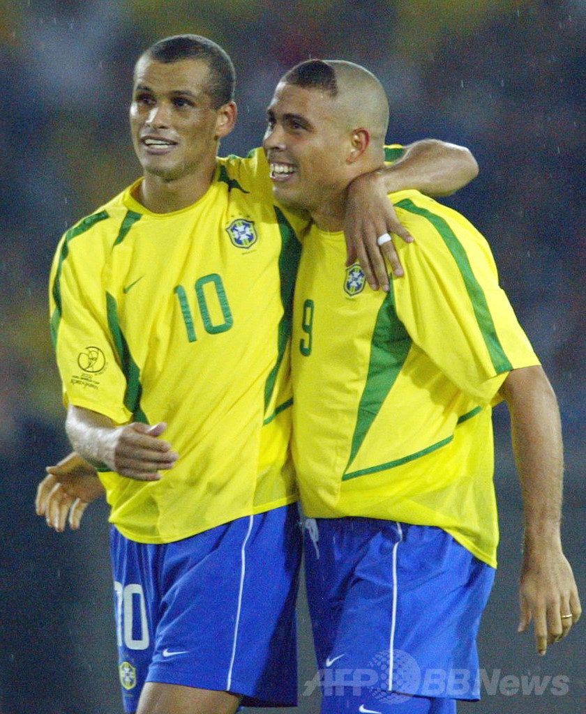 元ブラジル代表のリバウドが現役を引退 写真28枚 国際ニュース：AFPBB News