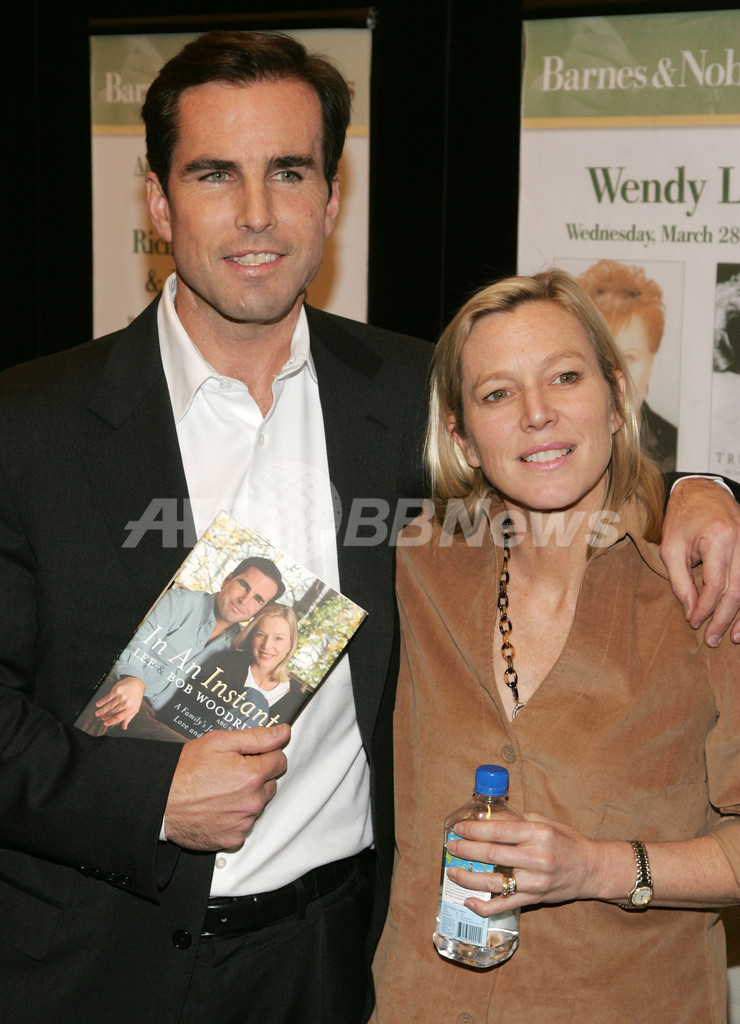 ボブ・ウッドラフ夫妻、共著出版記念の記者会見を開催 米国 写真5枚 国際ニュース:AFPBB News