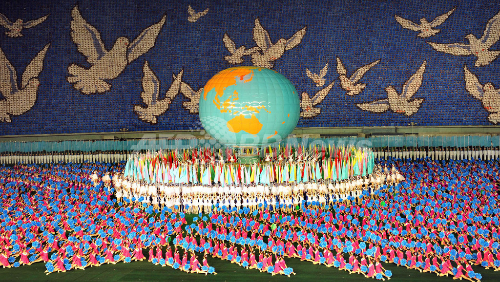 盧武鉉韓国大統領 アリラン祭のマスゲームを鑑賞 写真5枚 国際ニュース Afpbb News