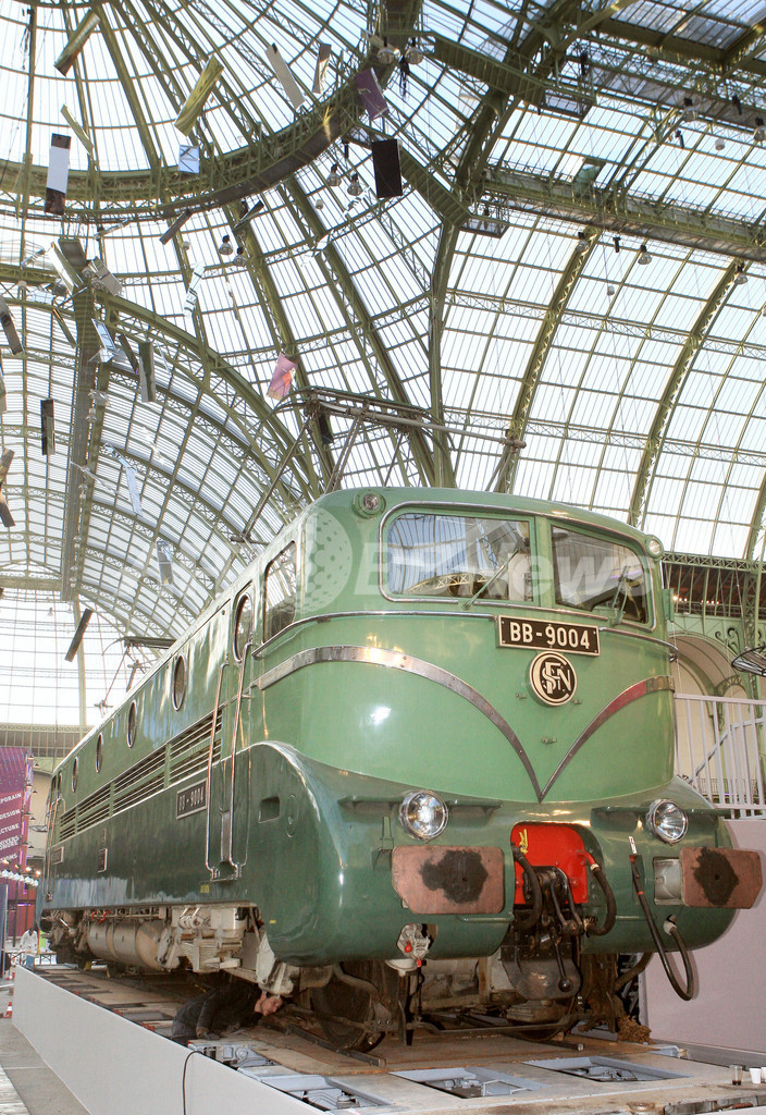 フランス国鉄70周年記念展覧会、懐かしの蒸気機関車も登場 写真3枚