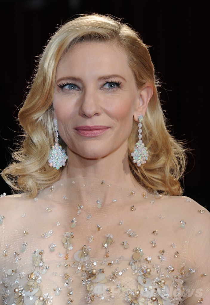 アルマーニのドレスで験担ぎ？ケイト・ブランシェット、アカデミー賞主演女優賞