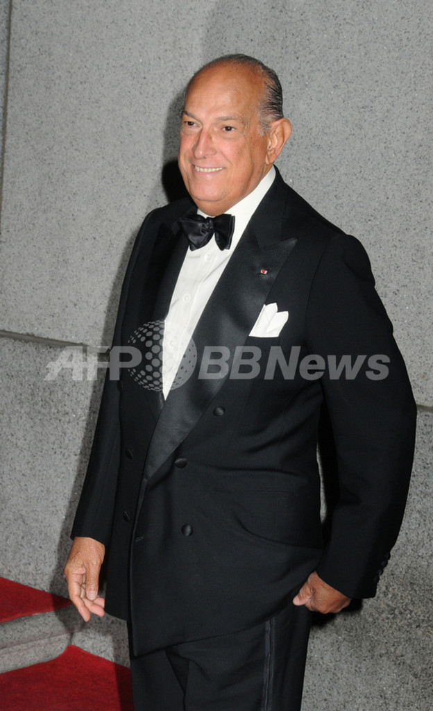 オスカー・デ・ラ・レンタ、NYコレクションへの招待客はこれまでの半分以下に