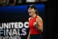 テニス、男女混合国別対抗戦「ユナイテッドカップ」決勝、米国対イタリア。ガッツポーズを見せる米国のジェシカ・ペグラ（2023年1月8日撮影）。(c)Saeed KHAN / AFP