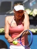 テニス、マドリード・オープン、女子シングルス3回戦。リターンを狙うマリア・シャラポワ（2015年5月6日撮影）。(c)AFP/GERARD JULIEN