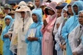 フィリピンの首都マニラ（Manila）で、ローマ・カトリック教会のフランシスコ（Francis）法王が主宰する野外ミサに集まった人々（2015年1月18日撮影）。(c)AFP/GIUSEPPE CACACE