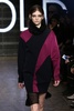米ニューヨーク市内で発表された「DKNY」15/16年秋冬コレクション（2015年2月14日撮影）。(c)AFP/Getty Images/Neilson Barnard