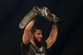 総合格闘技イベント「UFC 280」、ライト級王座決定戦。勝利を喜ぶイスラム・マカチェフ（2022年10月22日撮影）。(c)Giuseppe CACACE/ AFP