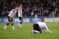 サッカー欧州チャンピオンズリーグ2011-12（UEFA Champions League 2011-12）は7日、グループリーグ第6節の試合が各地で行われ、マンチェスター・ユナイテッド（Manchester United）は1-2でFCバーゼル（FC Basel）に敗れ、グループリーグ敗退が決まった。

FCバーゼルに先制点を許し落胆するマンチェスター・ユナイテッドのクリス・スモーリング（Chris Smalling、2011年12月7日撮影）。(c)AFP/FABRICE COFFRINI
&lt;a href=&quot;http://www.afpbb.com/article/sports/soccer/champion-league/2844527/8175933&quot;&gt;&lt;b&gt;＜記事本文へ戻る＞&lt;/b&gt;&lt;/a&gt;