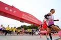 スタートを切る北京マラソンの出場ランナー（2022年11月6日撮影）。(c)WANG Gao/ AFP