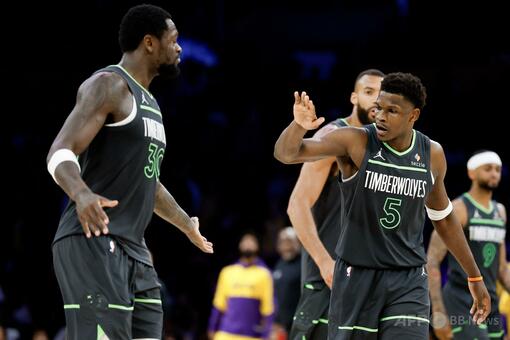 Tウルブズがレイカーズ退け準決勝へ、ロケッツは1勝返す 写真7枚 国際