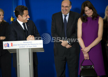 サルコジ大統領、「フランスの誇り」とカーラ夫人を絶賛 写真28