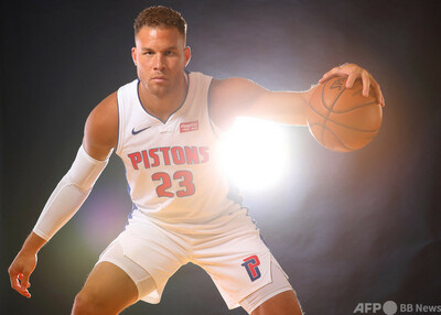 ネッツがグリフィン獲得、NBA制覇へ戦力充実 ハーデンも歓迎 写真1枚