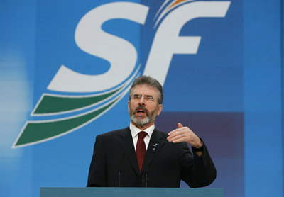 北アイルランド警察の承認をめぐり、IRAの政治組織が集会 - アイルランド