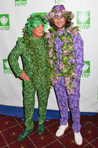 マイケル・コース、長年のボーイフレンドと結婚へ