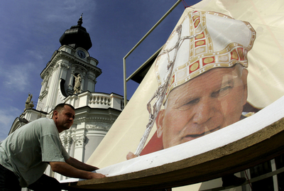 ローマ法王歓迎の準備が進む前法王の故国 - ポーランド